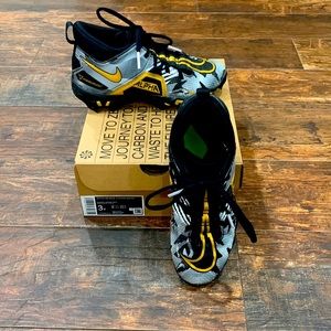 Nike Alpha Menace 3 Shark Football Cleats Size 3Y